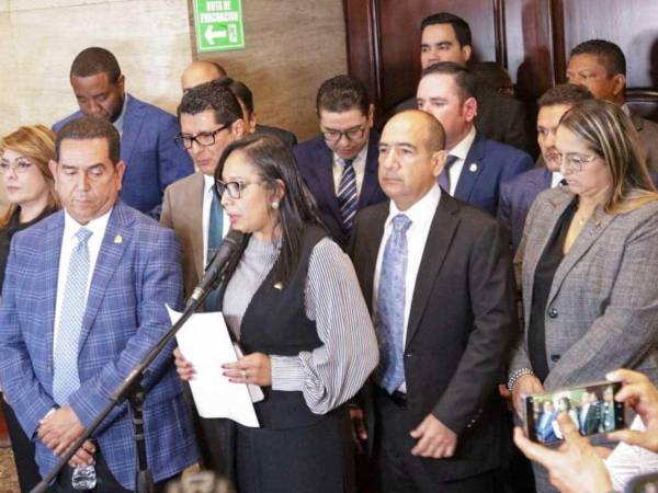 Antonio Rivera Callejas, presidente de la comisión especial, reconoció que algunos aspirantes han demostrado una preparación destacada, mientras que otros no cumplen con el nivel esperado en conocimiento y experiencia electoral.