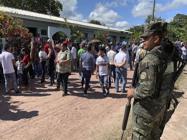 Las elecciones generales en el municipio de San Antonio de Flores, El Paraíso, el único lugar donde su población no pudo votar el pasado 30 de noviembre, por varias irregularidades, se iniciaron en un ambiente de mucho civismo, orden y seguridad. EFE