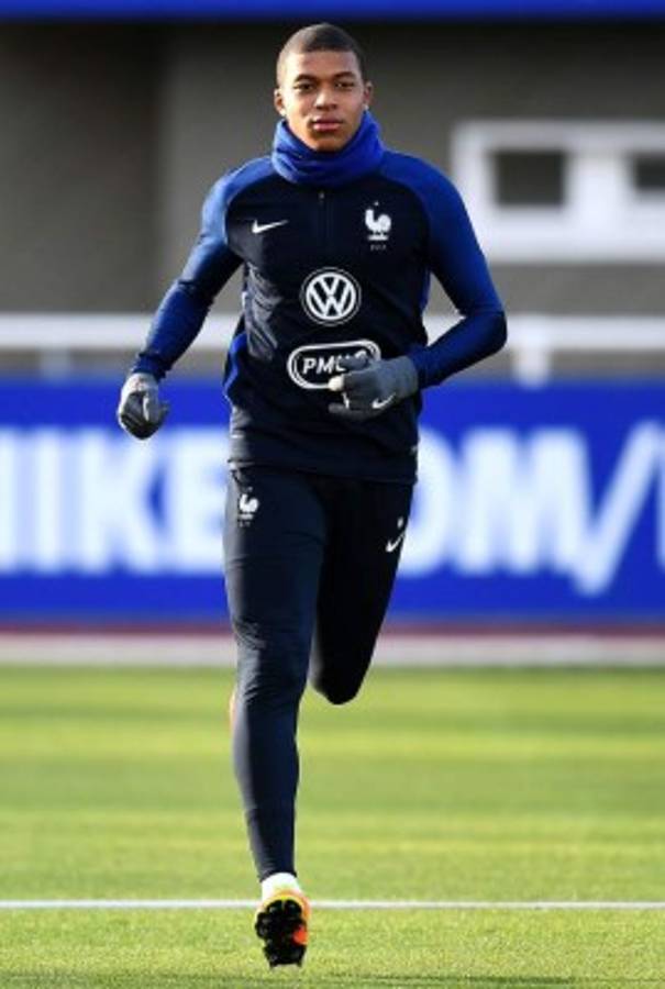 Mbappé seduce a media Europa con sus goles...
