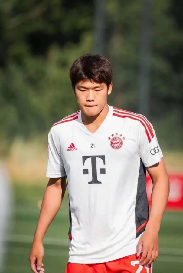 Jugó en el Bayern Múnich y ahora lucha por su vida porque sufre muerte cerebral