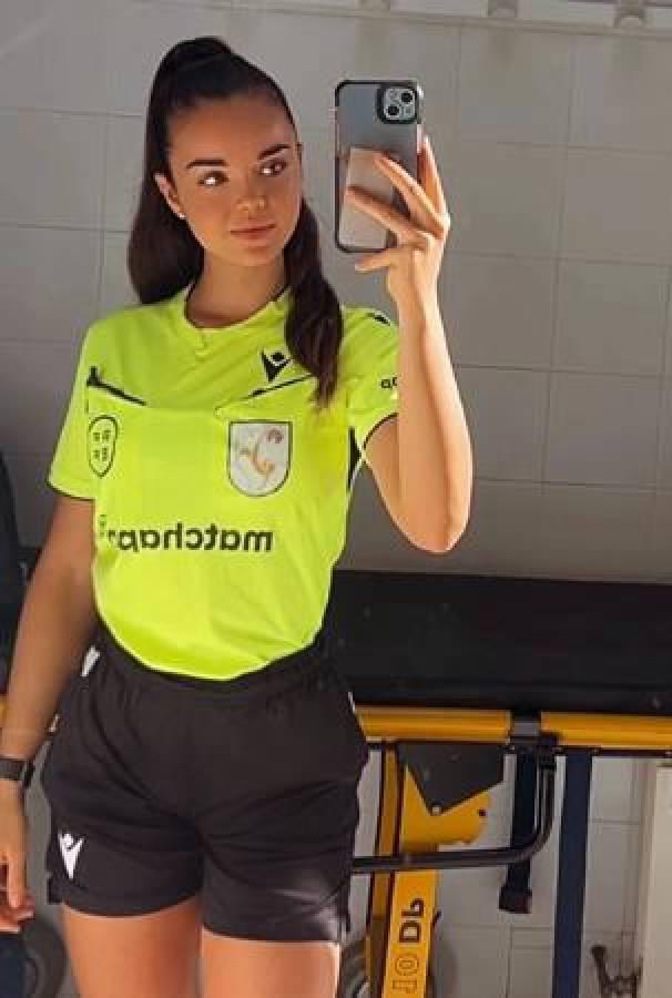 Carla García Alarcón, la bella árbitra que es tendencia; me han coqueteado en pleno partido