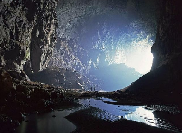 Son Doong, la cueva más grande del mundo con un paisaje espectacular y clima propio