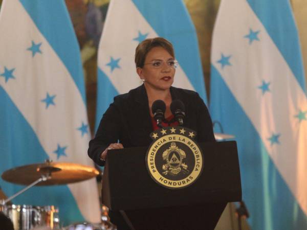 La presidenta Castro durante un discurso oficial.