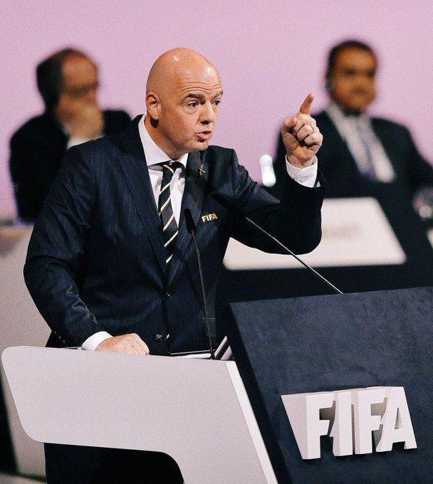 Joseph Blatter ataca a Infantino y Donald Trump tras perdonar roja de Balogun en el Mundial