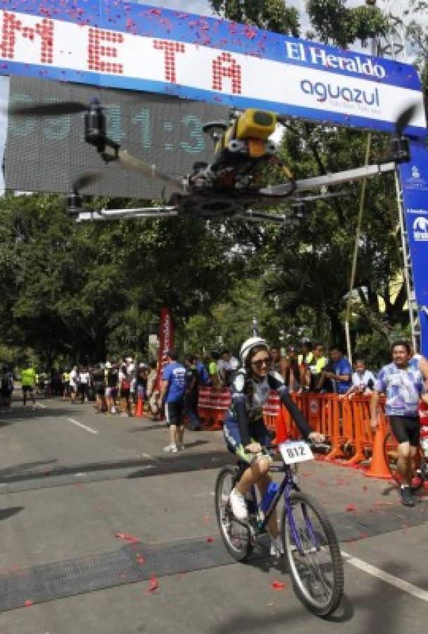 Monumental fiesta ciclística en Honduras