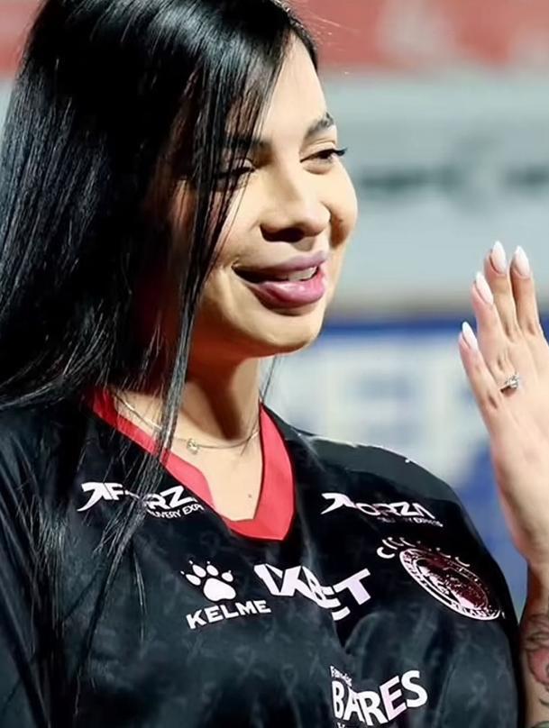 Linda chica engañó a futbolista y se metió con su tío: El grave escándalo que sacude Costa Rica