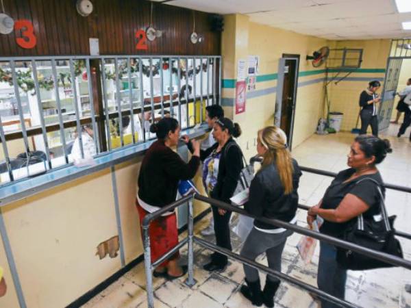 La falta de medicamentos es más altas en los hospitales públicos que en los centros de salud del país.