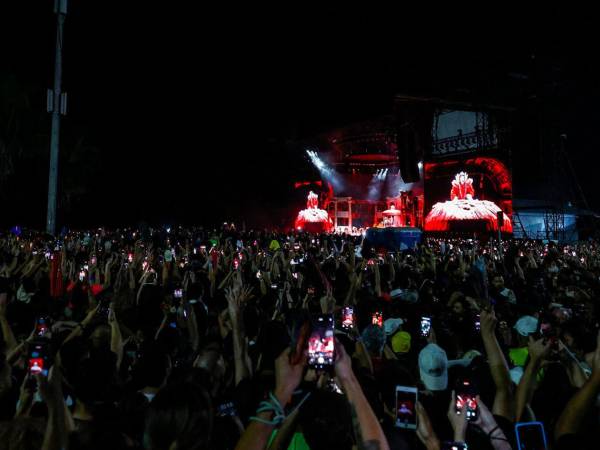 La cantante y compositora estadounidense Lady Gaga se presentó en un macroconcierto gratuito en la playa de Copacabana el sábado, en Río de Janeiro (Brasil).