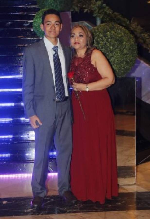 Prom generación 2019 de CEAD Christian School, una noche para recordar