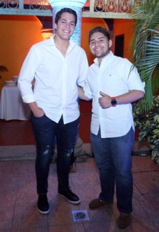 La Estancia School festejó al ritmo y el compás de The White Party