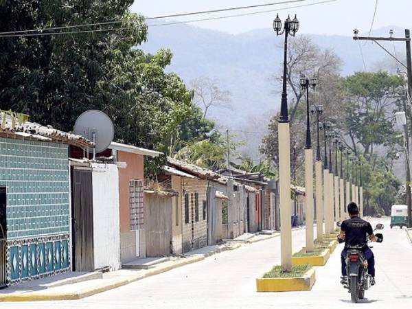 Un bulevar recién construido le da un toque especial al casco urbano de Reitoca.