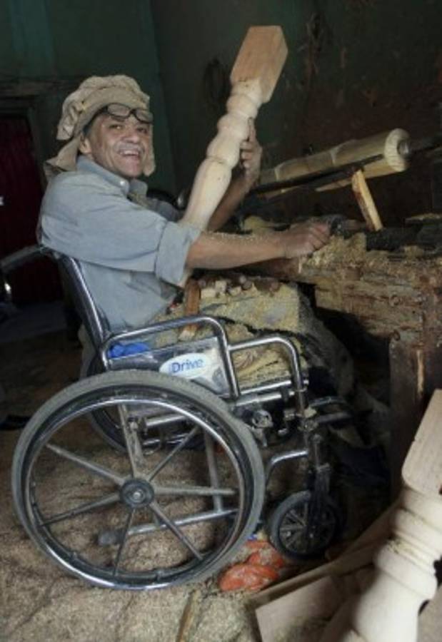 El ebanista que transforma la madera con ingenio