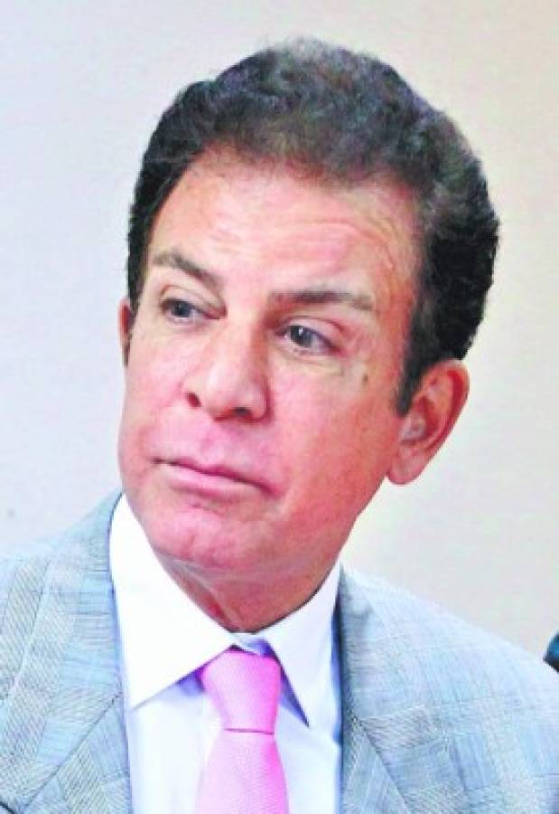 Nasralla y Rivera polemizan por cheques