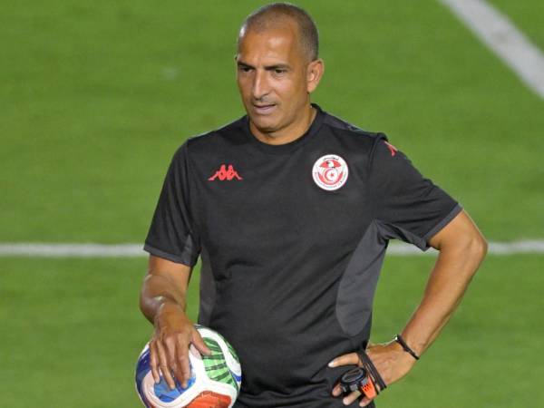 La selección de Túnez separó al técnico tras la derrota ante Suecia.