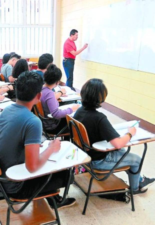 Puestos docentes y administrativos a concurso en la UNAH