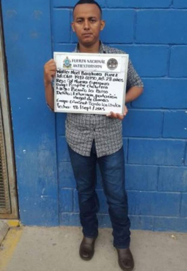 Dos policías, entre presuntos extorsionadores capturados