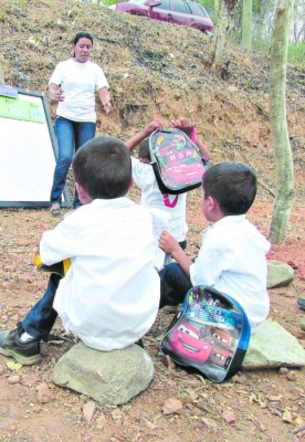 Honduras: Tercera reforma educativa y 220 días dominarán en 2015