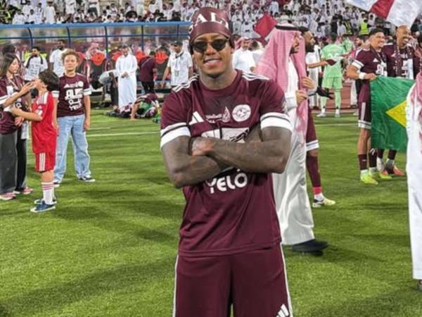 Romell Quioto llegó en enero a Al Faisaly y ya logró el ascenso.