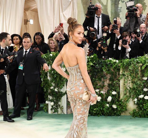 Los latinos que arrasaron en la Met Gala 2024