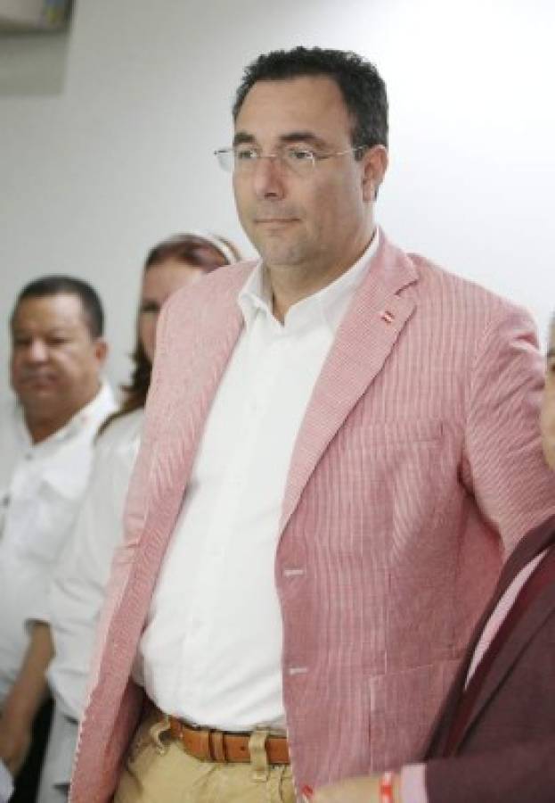 Candidato liberal Luis Zelaya les dice 'hijos de p...” a los del Partido Nacional