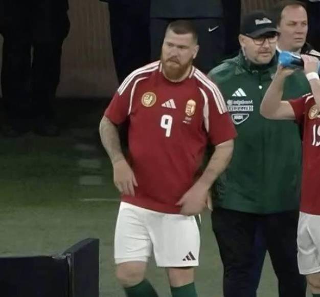 Futbolista se hace viral en la Eurocopa por su físico y responde a los gordofóbicos