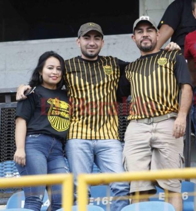 Ambientazo en el Olímpico de San Pedro Sula previo a la final Real España vs Motagua