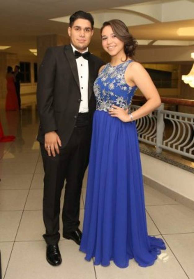 Seniors de la Nashville School celebraron su emotiva graduación