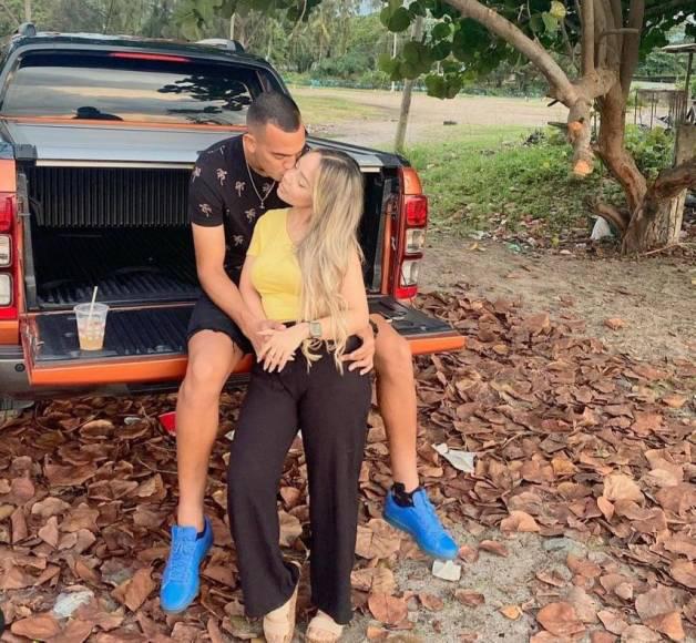 De película: Jugador de Real España propone matrimonio a su novia y esta fue la respuesta (FOTOS)