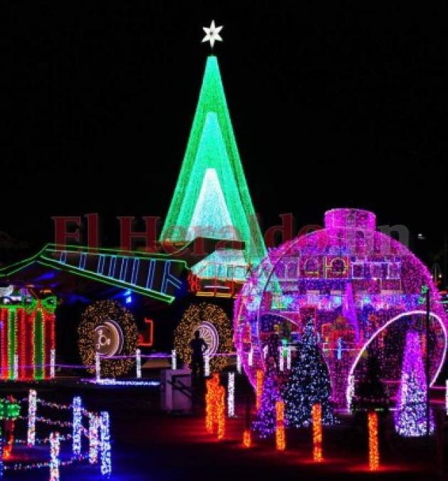 FOTOS: Luces, color y alegría en la Villa Navideña de Tegucigalpa