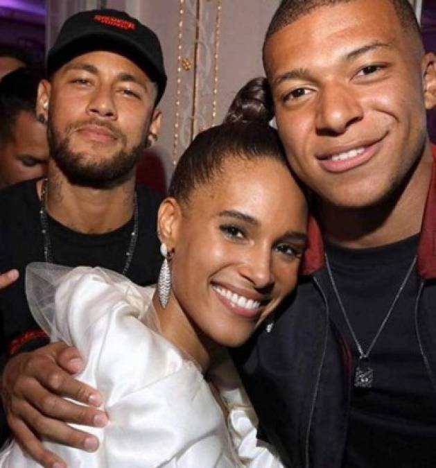 FOTOS: Modelos, alcohol y descontrol, así fue la fiesta a la que acudieron Neymar y Mbappé