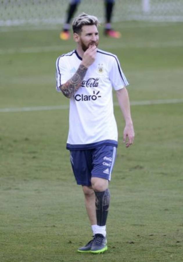 Messi sorprende en su regreso a la Albiceleste con renovado tatuaje