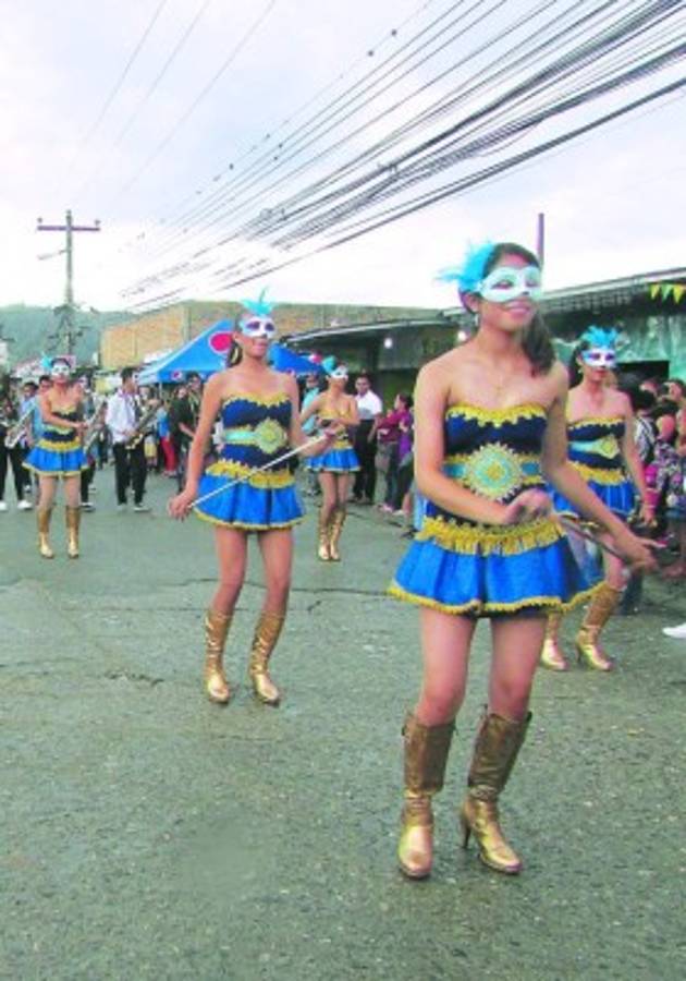 Demostración de cultura y belleza en el Festival Nacional del Maíz, Festima
