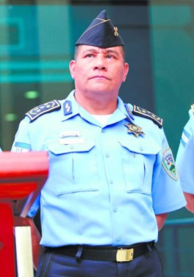 Honduras: Le borran los antecedentes a director policial Félix Villanueva