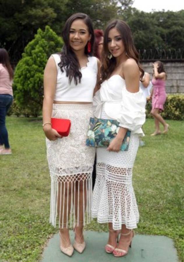 noche de recuerdo entre compañeros