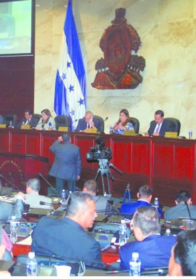 Congreso de Honduras abierto a revisar la CREE