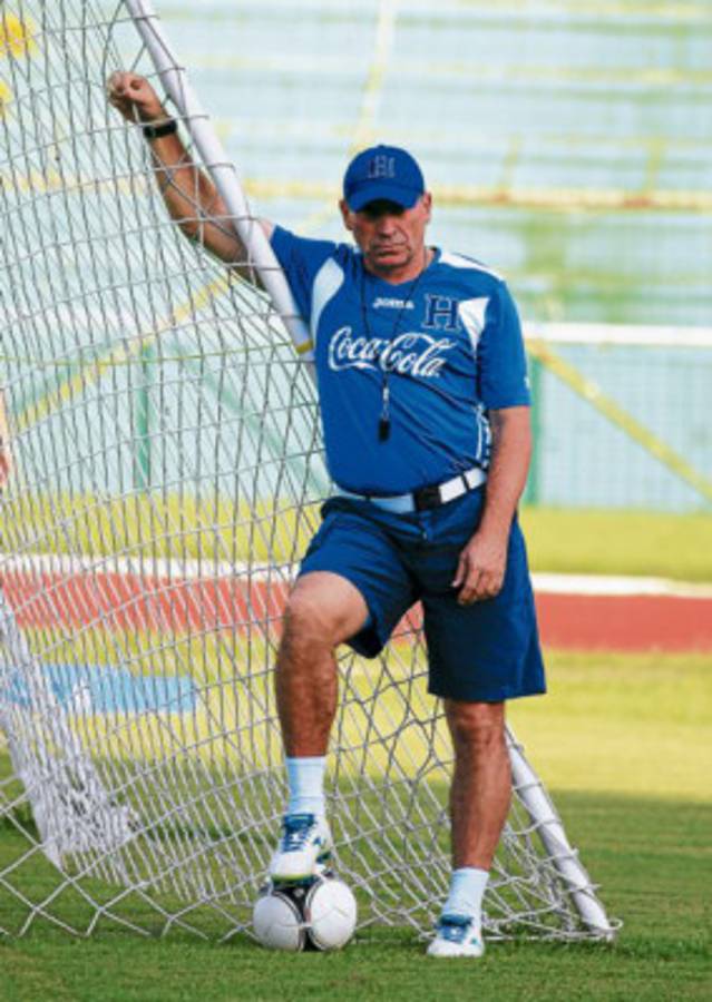 Carlo Costly: 'Espero jugar a la par de Jerry Bengtson” contra Panamá