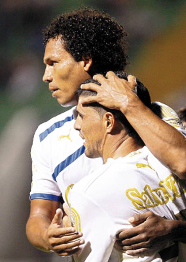 Olimpia y Victoria en juego directo por el liderato