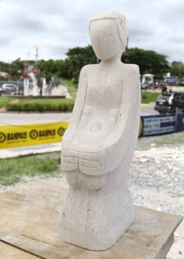 Honduras en el cincel de los escultores