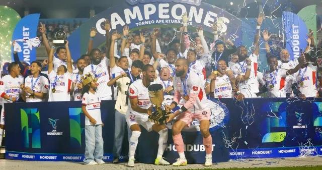 Olimpia inicia pretemporada para el Clausura 2026 y Concacaf; fichajes y los ausentes