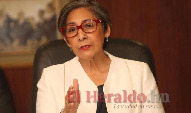 La abogada y diputada Maribel Espinoza presentó en el Congreso Nacional un proyecto de decreto para derogar la Ley del CNDS.