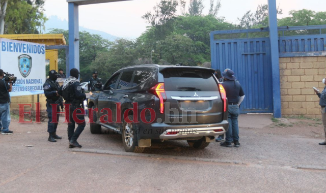 Se espera que la entrega de JOH a agentes de la DEA se concrete este jueves a la 1:00 de la tarde.