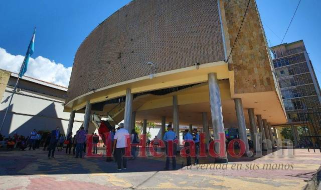 Para ayuda social a personas, el Congreso Nacional transfirió 98,000 lempiras.