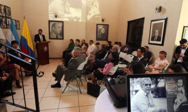 El auditorio de la Academia Hondureña de la Lengua (AHL) acogió a expertos, autoridades e invitados especiales este miércoles 17 de abril.