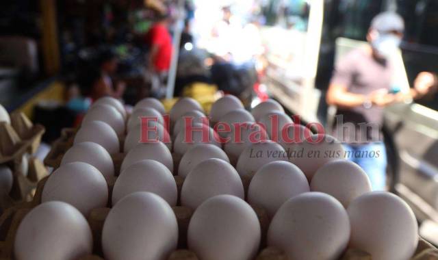 El aumento al cartón de huevos abarca el tamaño del producto mediano y grande, según la asociación para la canasta básica.