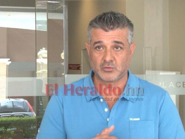 Diego Vázquez deja abierta la posibilidad de convocar nuevos legionarios en la Selección