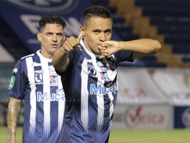 De concretarse su fichaje, Rojas vestiría la camiseta de un cuarto equipo en el balompié tico.