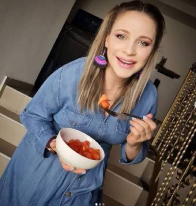 Hermosa y radiante, así luce la guapa chef Keyla Martínez embarazada