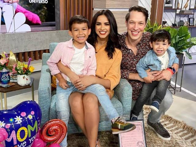 Ana formó una familia en EE UU con Josh Jurka. En la imagen posan junto a sus hijos Seth y Noah.
