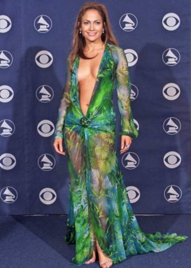 Famosas y sus escotes más polémicos