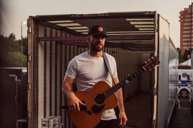 ¿Quién es Sam Hunt y por qué su esposa lo acusa de adúltero?